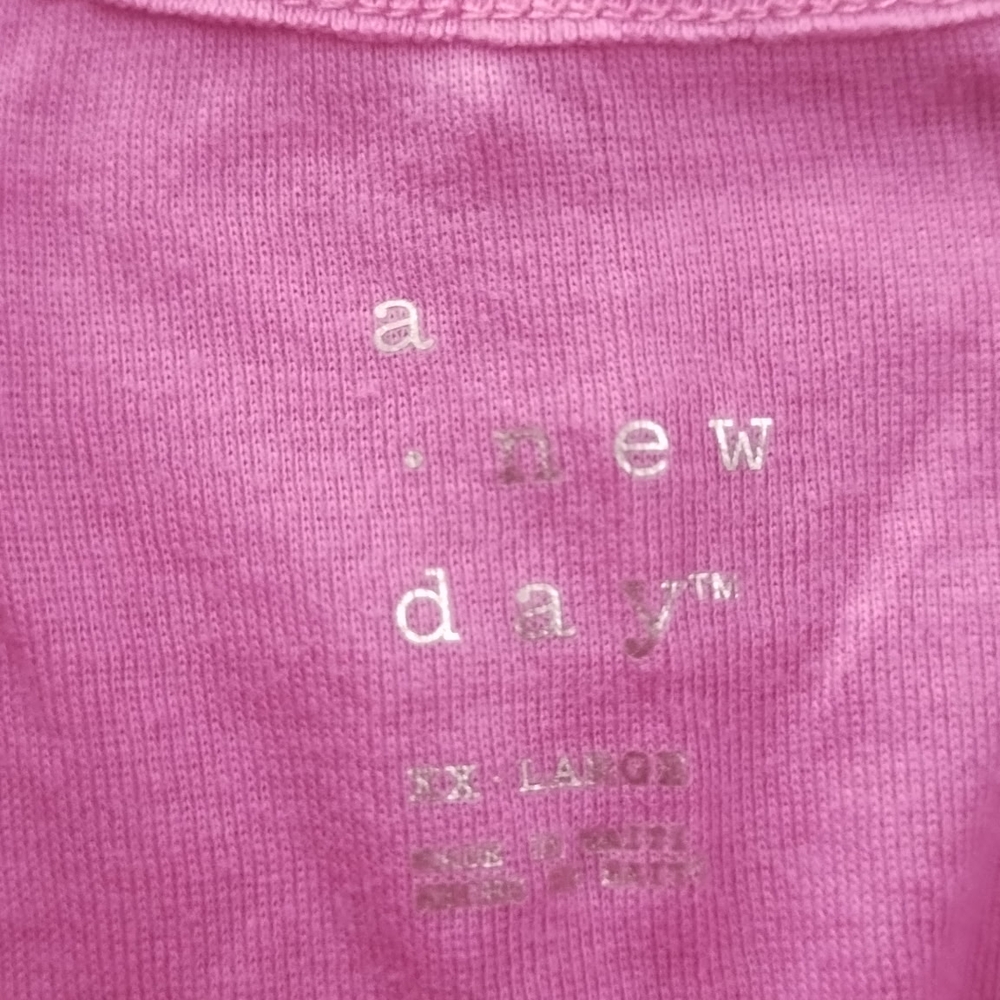 Bundle Of 4 Tank Tops - Picture 3 of 12